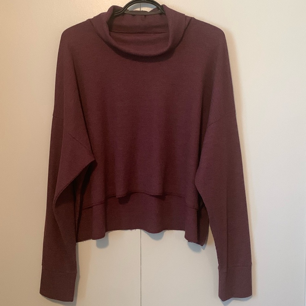 New American Eagle Purple Low High Turtle Neck Long Sleeve Top Size Large